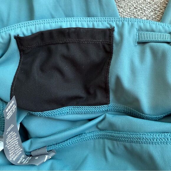 Vuori Stride Women's Legging Like New Condition Rip Tag Dark Luna Teal Small - Picture 8 of 10